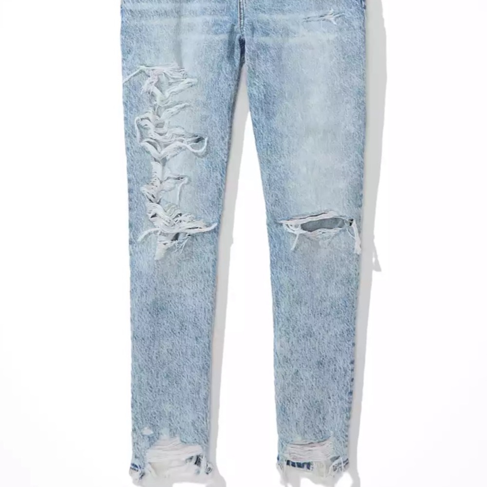 AE Ripped Mom Jean - Picture 4 of 15